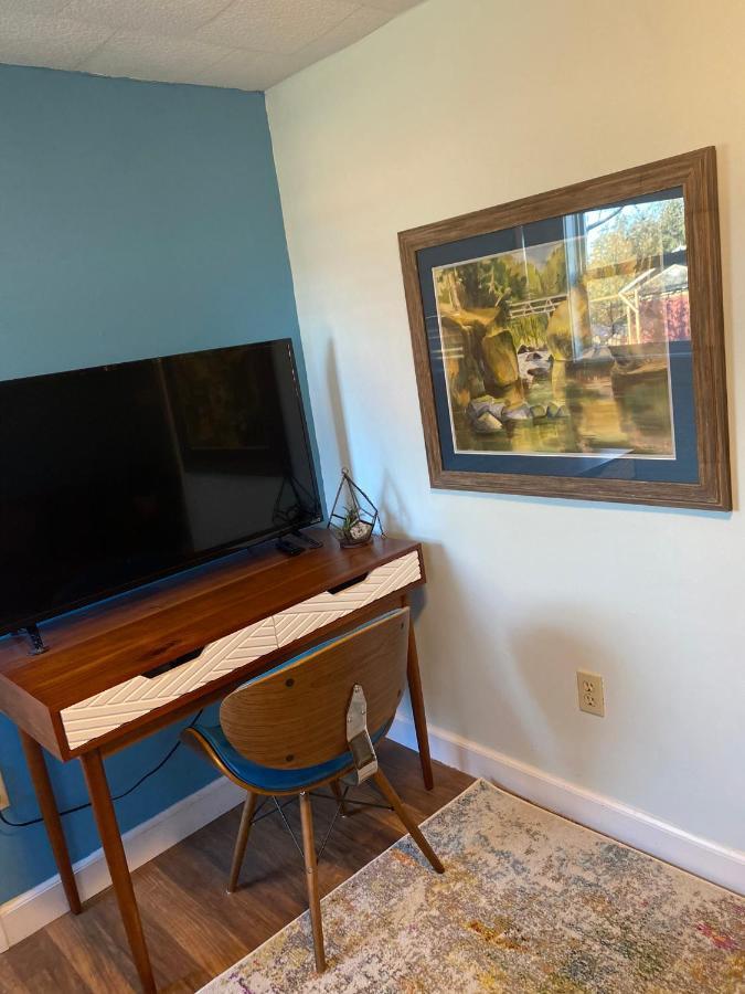 Boho-Chic Studio - Unit 1 Bloomington Exterior photo